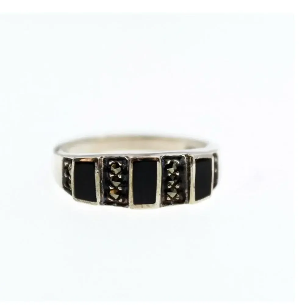 925 Sterling Silver Black Nephrite & Marcasites Ring Size 5.75